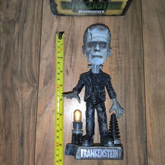 NECA Universal Monsters Studio HeadKnocker Bobblehead Frankenstein - Picture 9 of 12
